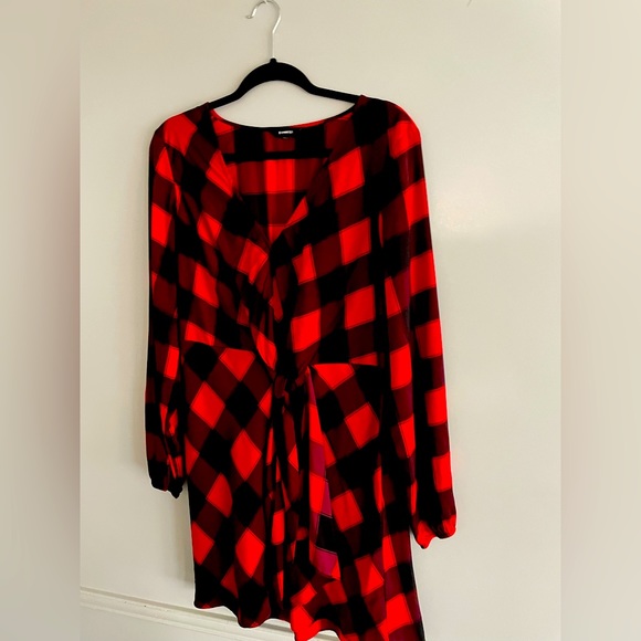 Women express dress - Picture 1 of 3